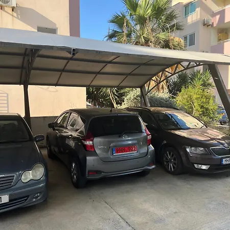 Superb Seaview Flat, Prime Area *