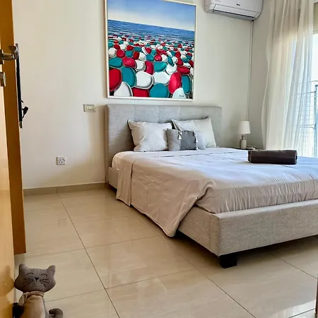 Apartment Superb Seaview Flat, Prime Area Larnaca