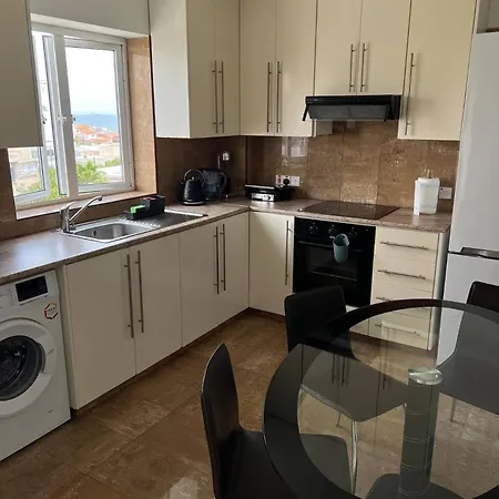 Apartment Superb Seaview Flat, Prime Area Larnaka