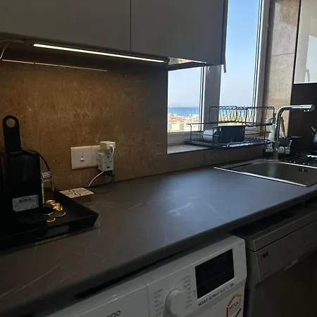 Superb Seaview Flat, Prime Area Apartment Larnaka