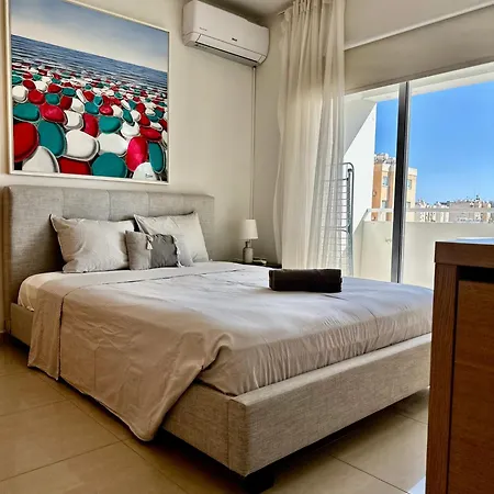 Superb Seaview Flat, Prime Area Апартаменты