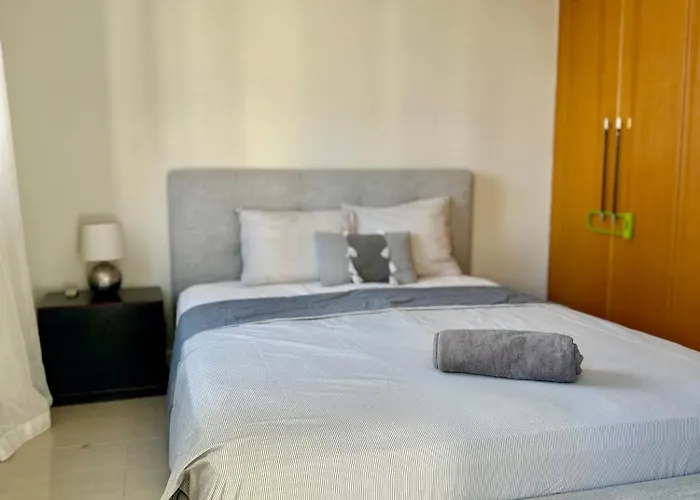 Superb Seaview Flat, Prime Area דירה לרנקה