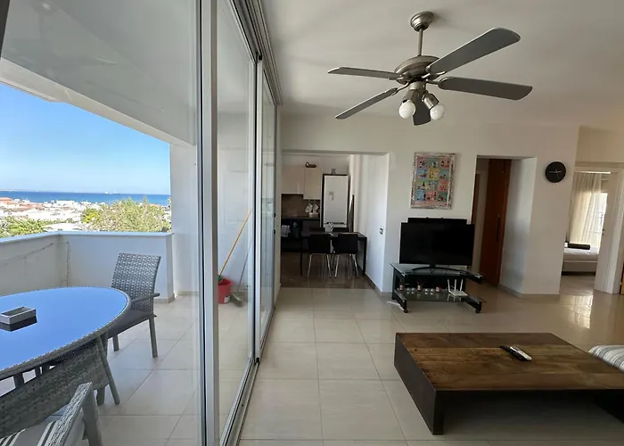 Superb Seaview Flat, Prime Area