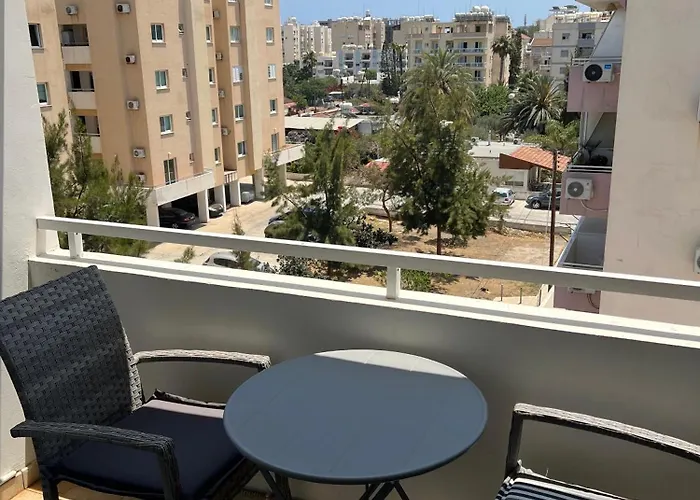 Superb Seaview Flat, Prime Area